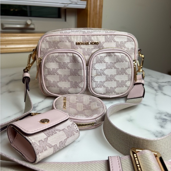Michael Kors Jet Set Medium Picket Crossbody with Attachments - Picture 1 of 9